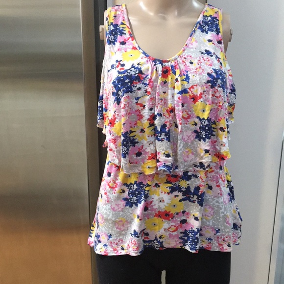 Old Navy Tops - Old Navy flowy floral tank top Medium